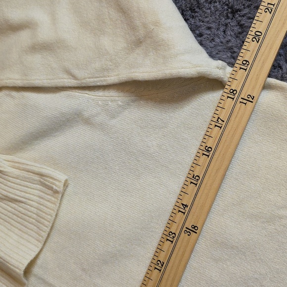 Ann Taylor Cream Cashmere Soft a turtle neck Vtg sweater Size L - Picture 9 of 11